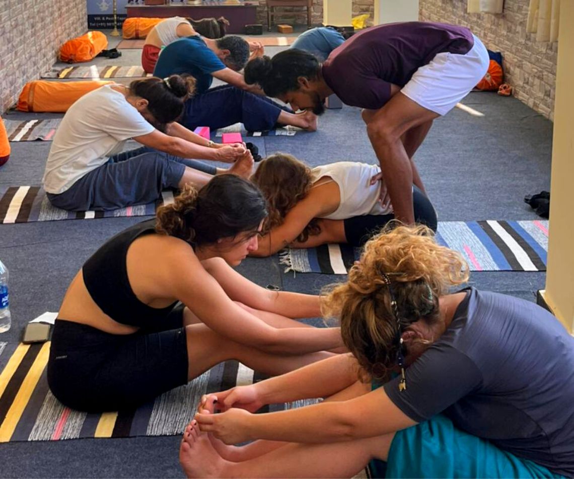 100 Hour yoga teacher training in rishikesh